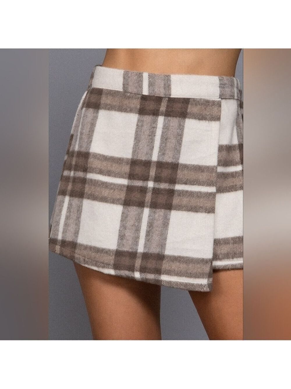 NWT Active Basic Plaid Front Wrap Wool Short